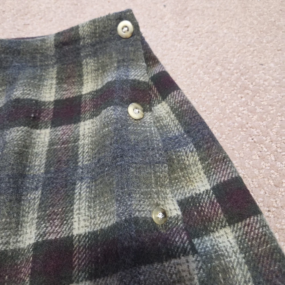 American Eagle Outfitters chic plaid